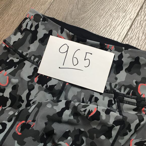 Sweaty Betty The Power 7/8 Length Elephant Camo High Rise Legging Black XXS - Picture 10 of 10